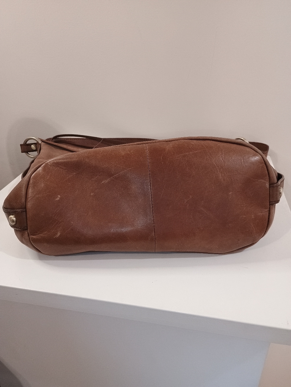 Hobo Brand Classic Tan Leather Boho Shoulder Bag - Picture 10 of 10
